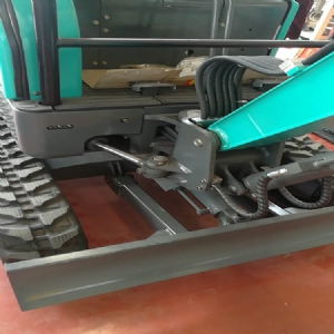 小型挖掘機